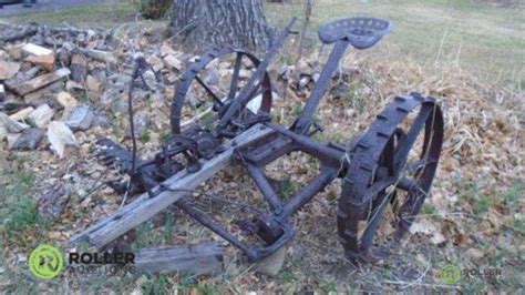 Horse Drawn Mower For Hay Or Grass Hay Mowing Machine Has Lugs On Iron