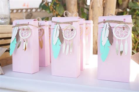 Picnic birthday backyard birthday parties boho garden party beach picnic backyard picnic festa party balloon decorations garden party decorations backdrops. Pretty in Pink Bohemian Style Birthday Party - TINSELBOX