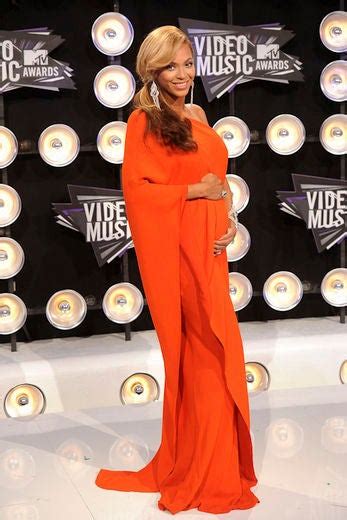 Beyonce Announces Pregnancy Essence