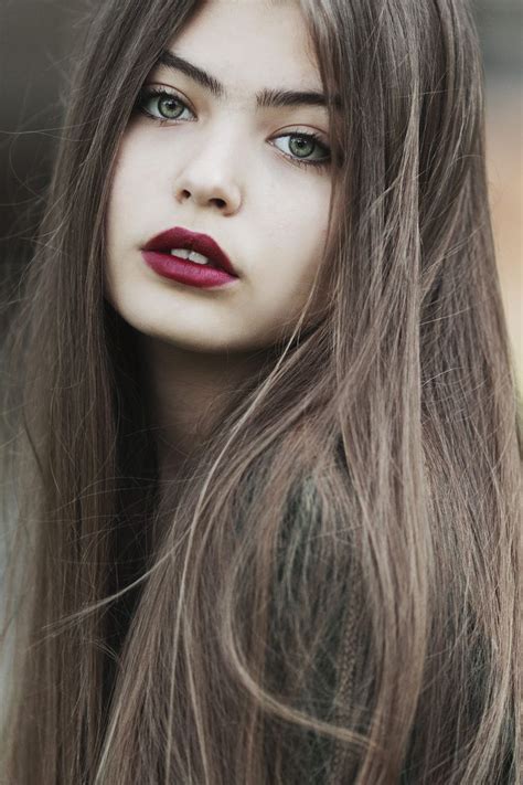 Girl Portrait Hair Colour For Green Eyes Which Hair Colour Brown Hair Green Eyes