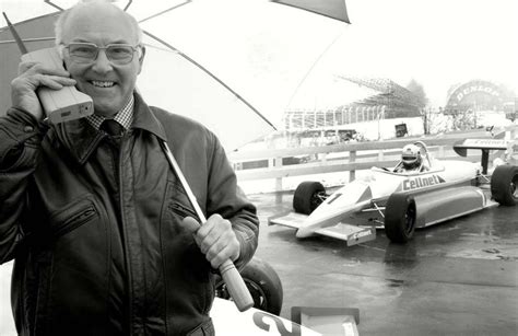 For most of his career he worked for the bbc, but when it lost the contract for f1 coverage to the company itv. As frases do Murray Walker na Fórmula 1 pela BBC
