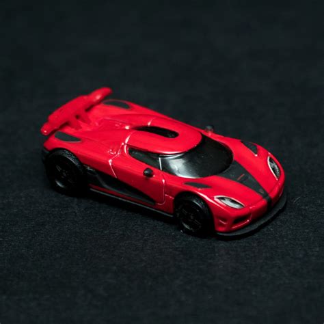 Hot Wheels Koenigsegg Agera R Rivet Loose