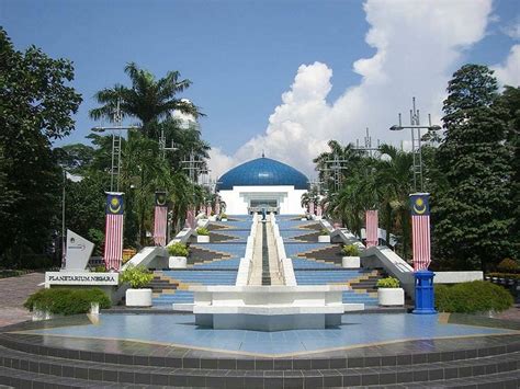 It commemorates the warriors who died defending the sovereignty of. Lake Gardens Kuala Lumpur - Best Things to Do & See