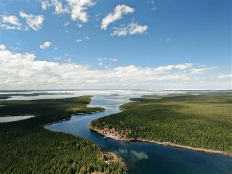 Learn About Reindeer Lake Saskatchewan Arctic Lodges