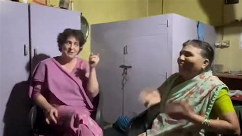 Priyanka Gandhi ಬಡ ಮಹಿಳೆ ಮನೆಗೆ ಭೇಟಿ ನೀಡಿ ಕಾಂಗ್ರೆಸ್ ಗ್ಯಾರಂಟಿ ಯೋಜನೆಗಳನ್ನು ವಿವರಿಸಿದ ಪ್ರಿಯಾಂಕಾ