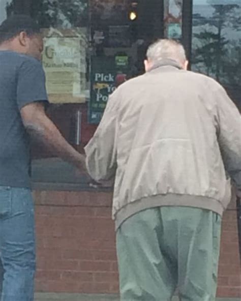 Texas Police Officers Act Of Kindness Caught On Camera Photo