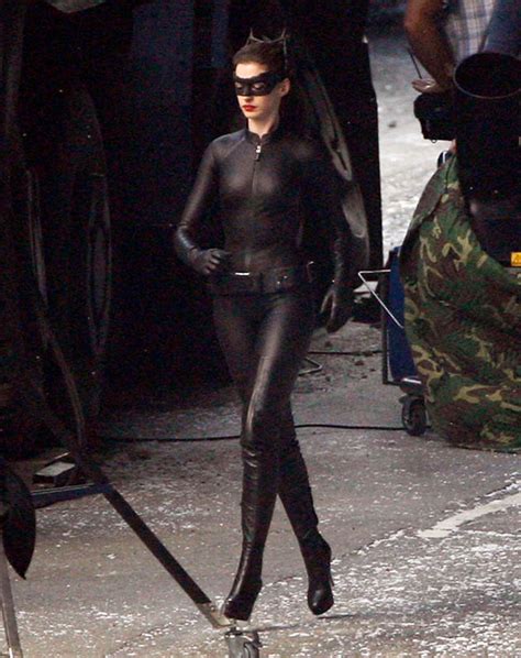 Hathaways Full Catwoman Outfit Revealed