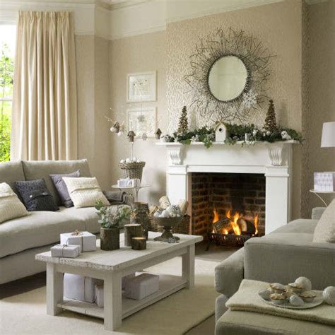 For many, a living room is the heart of the home. 33 Best Christmas Country Living Room Decorating Ideas ...