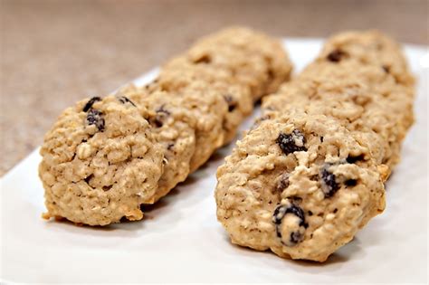 For each cookie, spoon out about 1 tablespoon of dough and drop it onto the greased cookie sheet. Diabetic Cookie Recipe: Oatmeal Raisin Cookies - Recipes ...