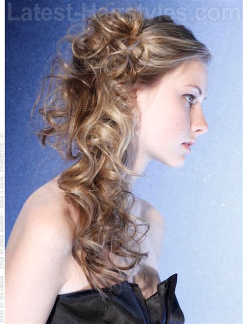 15 curly hairstyles for summer zest up your look