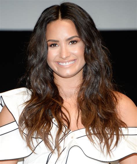 Learn how to make your own hair moisturizer to keep your new cut looking fresh: Demi Lovato Dyes Her Hair Dark Brown for the Summer ...