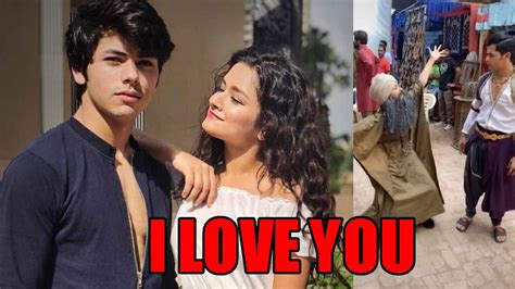 Avneet Kaur Says I Love You To Siddharth Nigam Watch Video