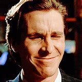 Роль патрика бэйтмана исполнил кристиан бейл. Christian Bale Laughing GIF - Find & Share on GIPHY