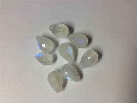 White Semi Precious Gemstone Carat 1 7 Carat Packaging Type Box At