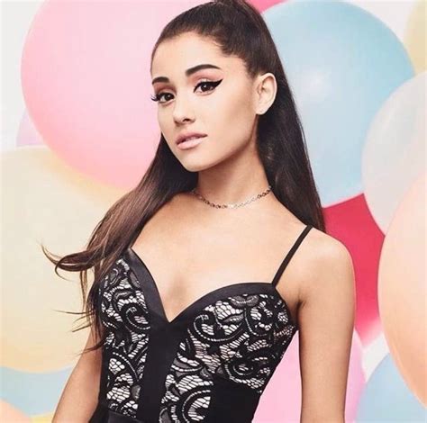 “ariana Grande Flaunts Her Enviable Figure In Latest Instagram Snap