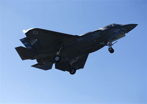 First F 35c Stealth Fighter Pilots Have Graduated Top Gun The