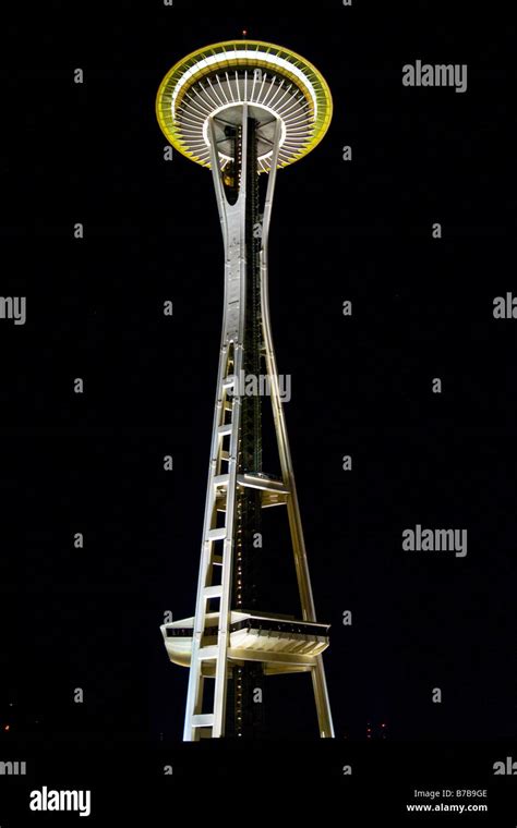 Seattle Space Needle At Night Stock Photo Alamy