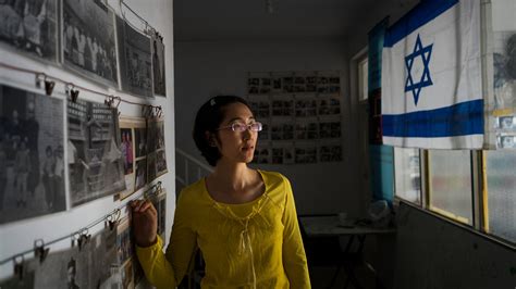 Chinese Jews Of Ancient Lineage Huddle Under Pressure The New York Times