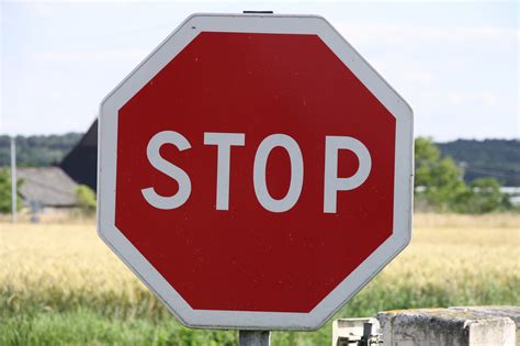 BradnJayne's blog: Greg! The stop sign! (Loire)