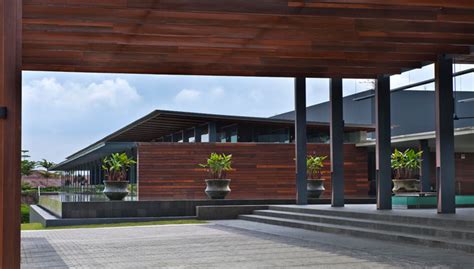 It is an important centre for leisure and entertainment and offers a golf course that is no child's play. Paradigm Architects - Projects | Commercial | Horizon ...