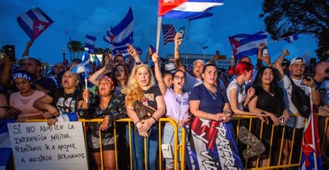 Cubanos En Miami Detienen Concierto Y Exigen Ayuda Del Gobierno De Eu