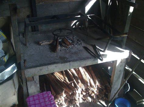 Agar anda bisa lebih banyak. apesaje: DAPUR KAYU