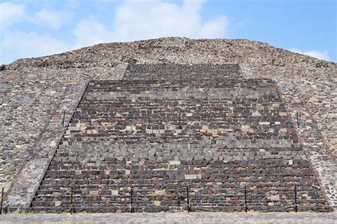 Academic researchers have noted that while the primary alignment of the city grid is very precise, they don't point to the current north or south cardinal directions, but to the northern most point of the city, which seems to have been very important, as. Mexico20160307 Tenochtitlan Pyramid of Moon 2nd Floor | Flickr