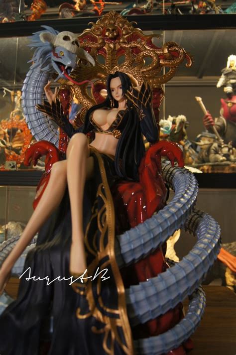【in Stock】skyline One Piece Boa Hancock On The Throne 14 Scale Resin Statue