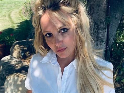 Britney Spears Aparece Completamente Nua E Feliz Em Fotos