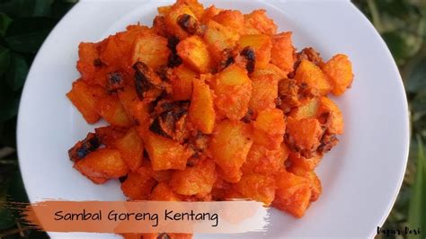 Panaskan sedikit minyak bekas goreng ayam tadi. Resep Sambal Goreng Kentang - YouTube