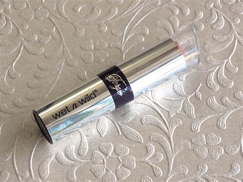 Wet N Wild Fergie Center Stage Perfect Pout Lip Color In Bebot Love Review Be Beautiful