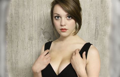 Using Cleavage In Photography One Light Portrait Shoots Pinterest Photography And Portraits
