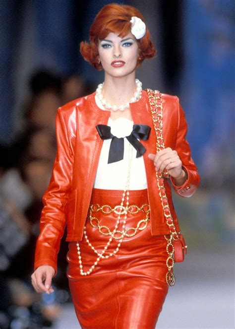 Linda Evangelista Chanel Spring 1992 Fashion Week Runway Fashion