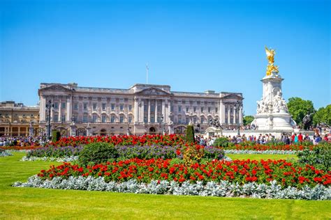 Take A Summer Tour Of Buckingham Palace The English Home