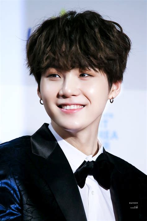 Fanpage of min yoongi (suga) from the band bts *°* many suga pictures :3. Min Yoongi | Suga | BTS | the dark hair and his gummy ...