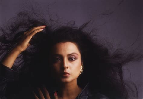 Happy Birthday Rekha 15 Rare Pictures Of Bollywoods Timeless Beauty