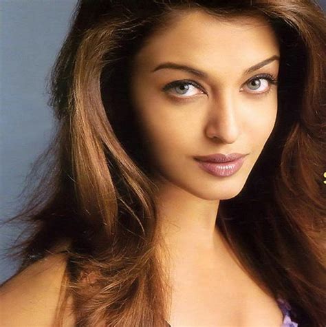 How many of you admire aishwarya rai? Bollywood Actress Gallery & Wallpapers: Aishwarya Rai ...