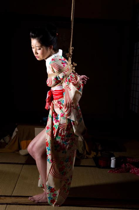 美しき女性の緊縛美 着衣で緊縛された美女 ko c sanのblog