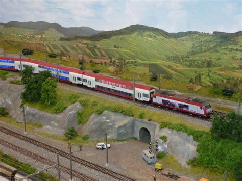 Maybe you would like to learn more about one of these? La CFL 4000 en miniature - trainsraidange