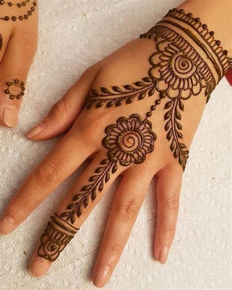 41 Easy And Latest Mehndi Designs For Navratri And Diwali Beginner