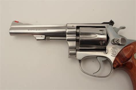 Smith And Wesson Model 63 Da Revolver 22lr Caliber 4 Barrel