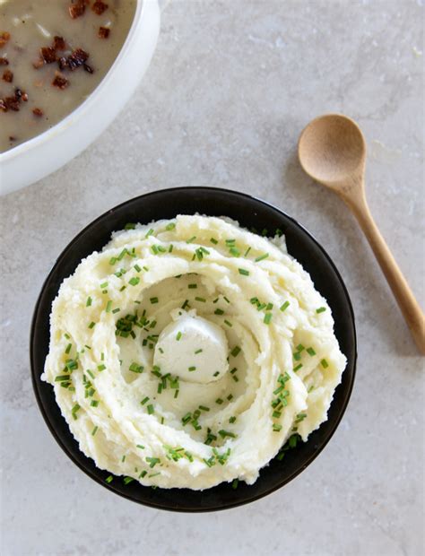 Put potatoes in a large pot and add enough generously salted water to cover potatoes by 2 inches. Garlic Goat Cheese Mashed Potatoes