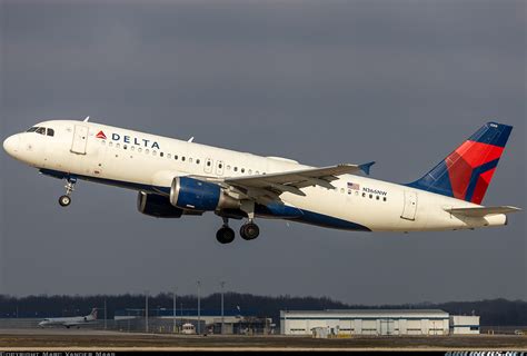 Airbus A320 212 Delta Air Lines Aviation Photo 6253577