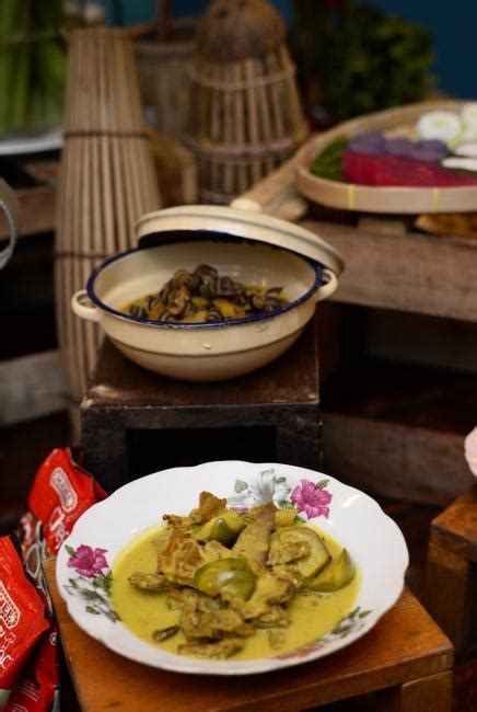Explore tweets of restoran rebung chef ismail @restoranrebung on twitter. "NOSTALGIA SAJIAN DESA" DI RESTORAN REBUNG CHEF ISMAIL