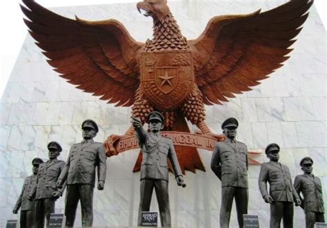 10 Nama Pahlawan Revolusi Yang Gugur Saat Tragedi G30S ...