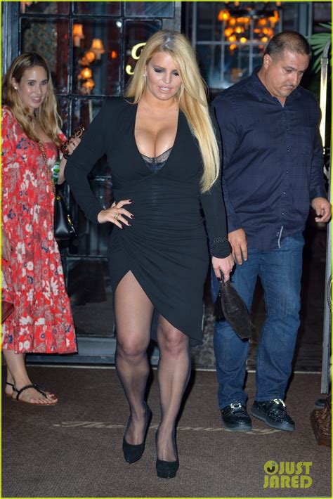 Jessica Simpson Shows Off Her Figure In A Black Dress After Weight Loss