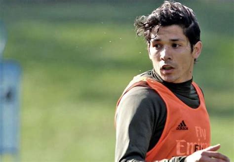 Matias fernandez plays the position , is 25 years old and 170cm tall, weights kg. Matías Fernández volvió a ser citado en AC Milan de cara ...