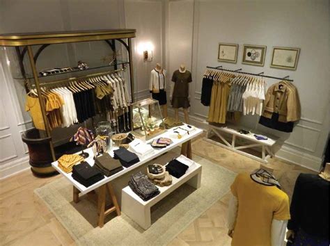 Épinglé par الشيماء على sur Botique | Amenagement magasin ... Nirav modi flagship store boutique new york.