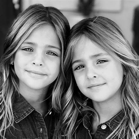 Ces Sœurs Jumelles Ont été Surnommé Les Plus Belles Jumelles Au Monde