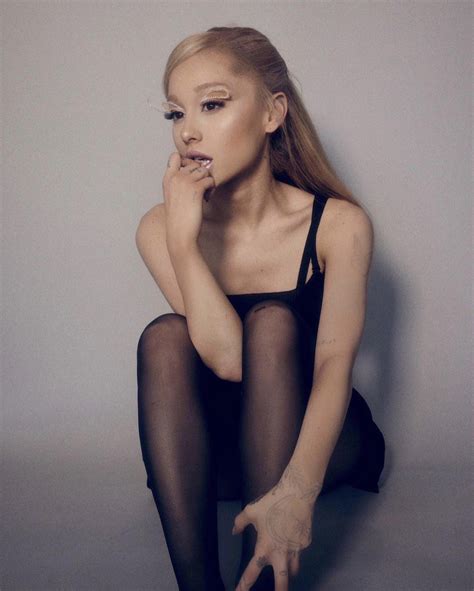 🔞recent Rem Photoshoot Ariana Grande Nude